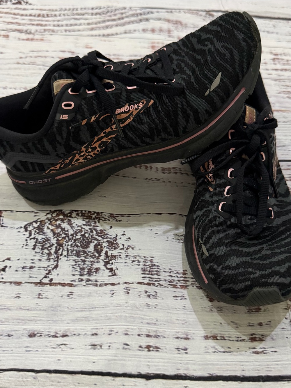 Brooks ghost running shoes size 6.5